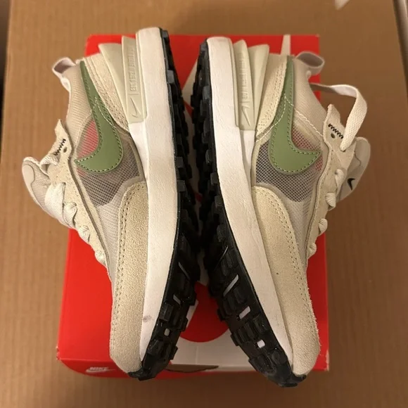 Nike Waffle One Kids Sneakers - Picture 5 of 8